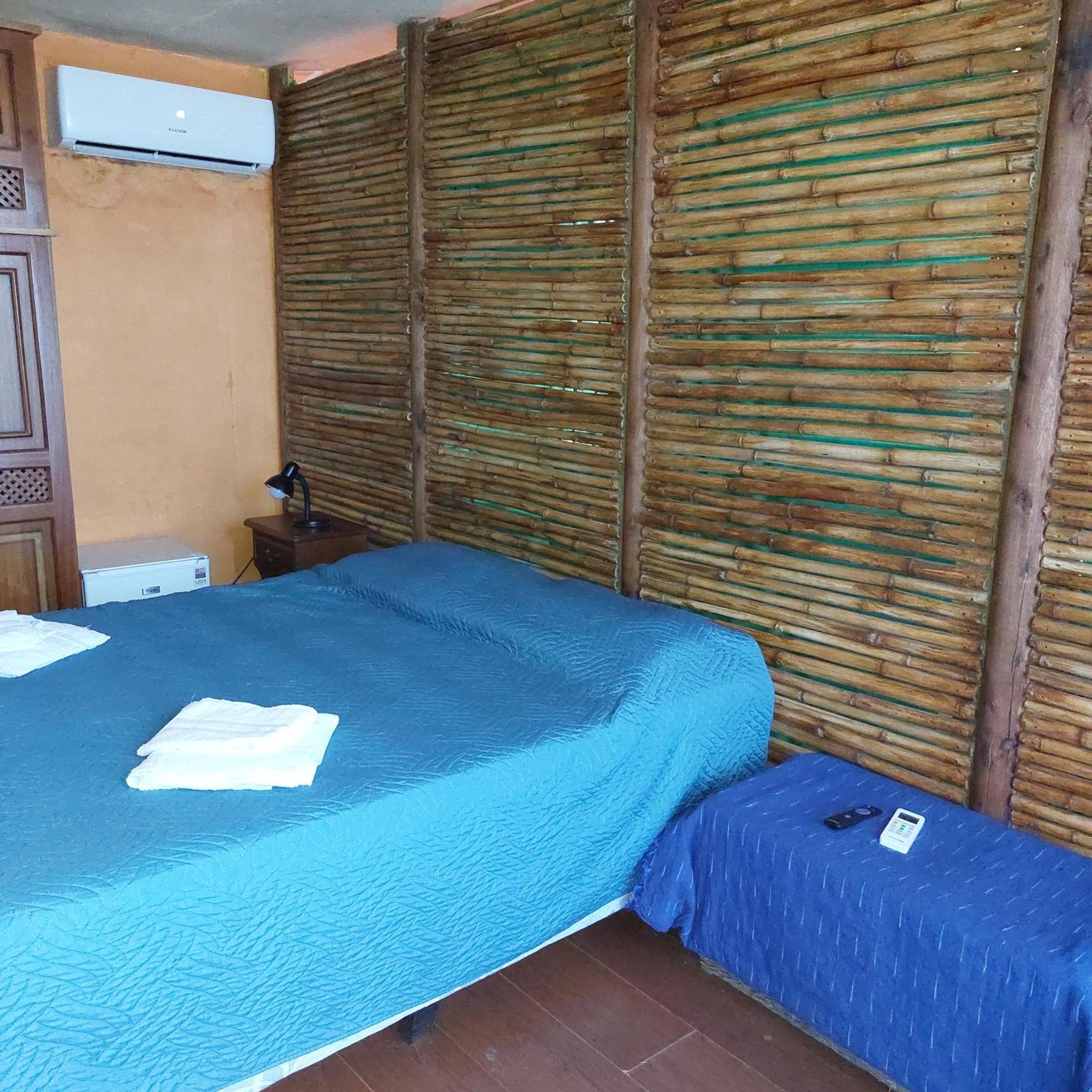 Casa Amarilla Con Jacuzzi Villa Punta Del Diablo Eksteriør bilde